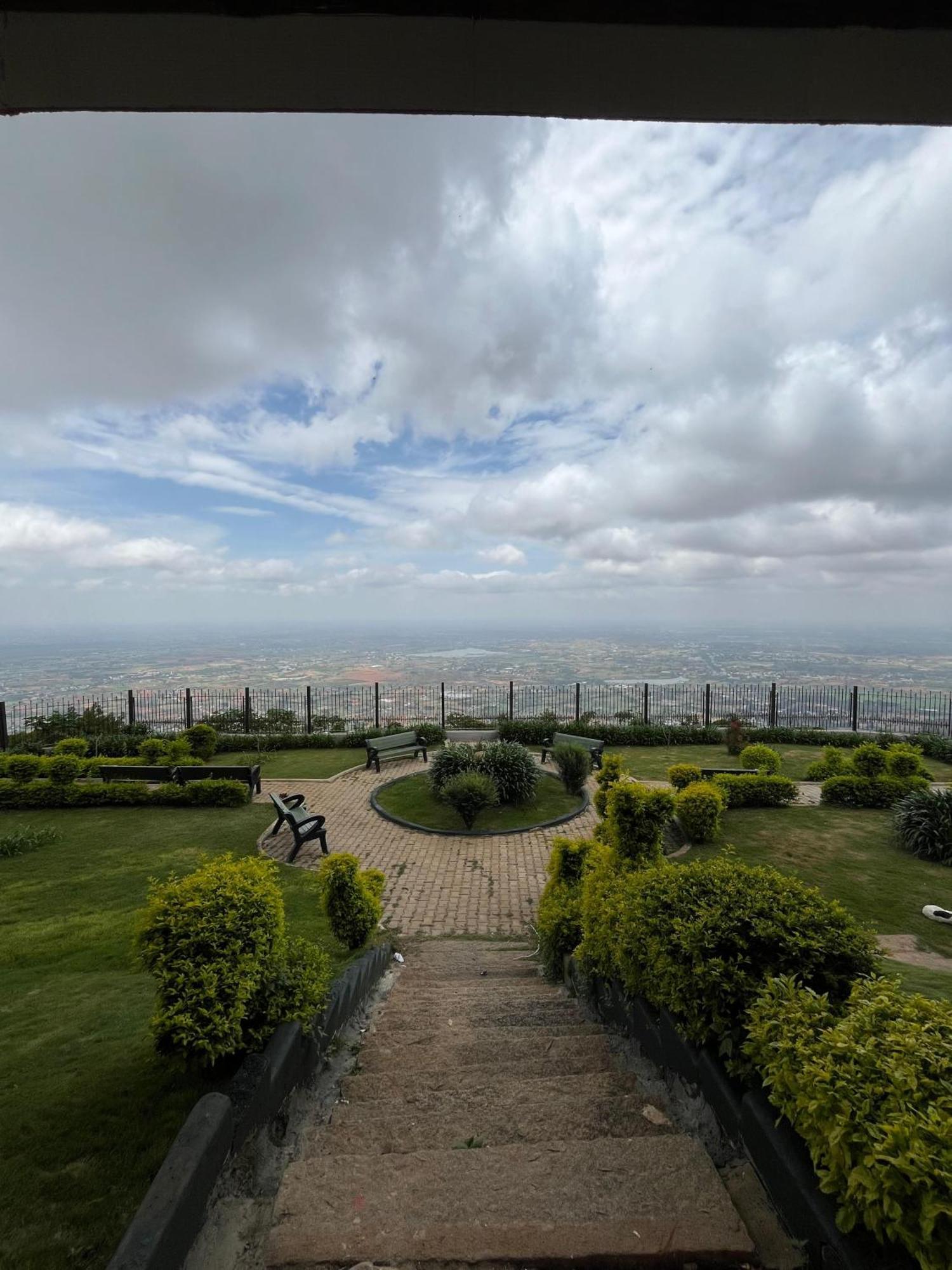 Kstdc Hotel Mayura Pine Top Nandi Hills מראה חיצוני תמונה